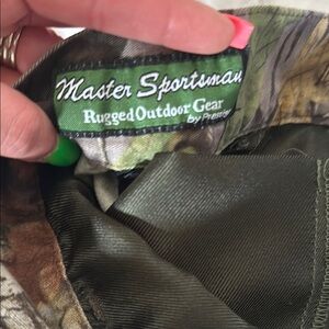Master Sportsman Camouflage Cargo Pants Size large and XLarge